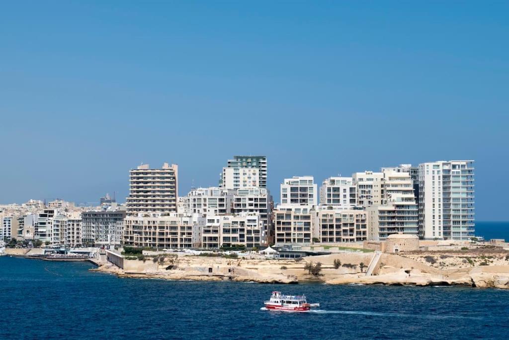 Vallettastay - Harbor View Gem -Sea View 2 Bed Apt Exterior photo